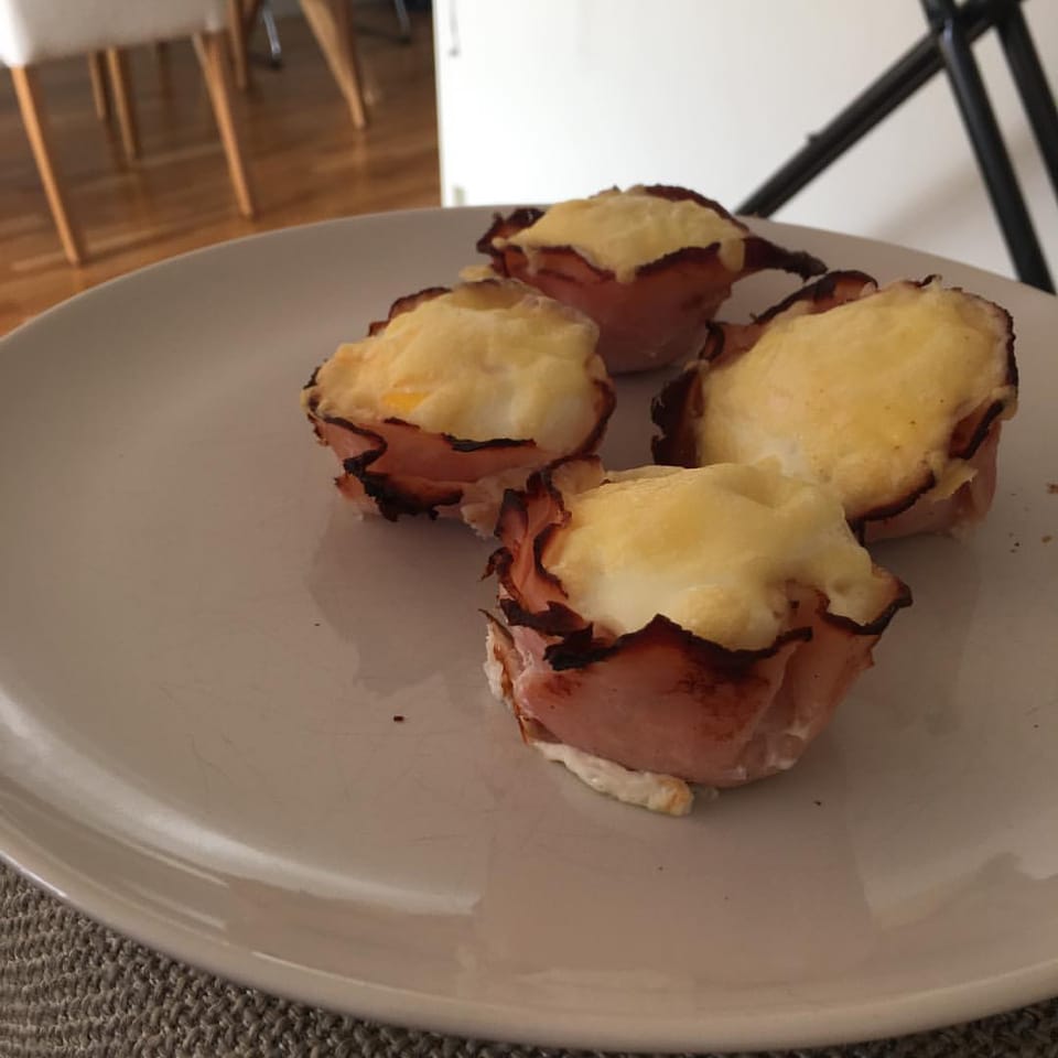 It actually worked ! Cooking eggs inside ham and then loading then with cheese