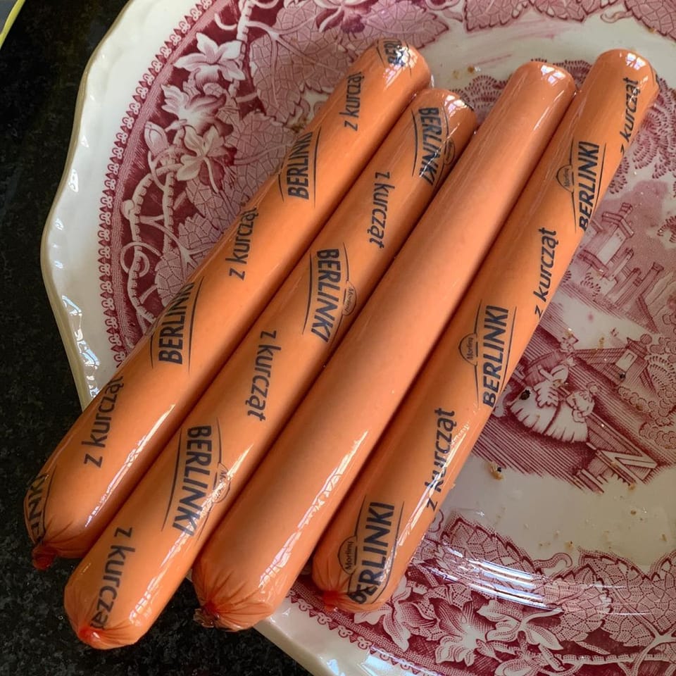 WTAF #berlinki ?! Why would you wrap frankfurters individually?! It destroys the planet and makes eating frankfurters a ball ache